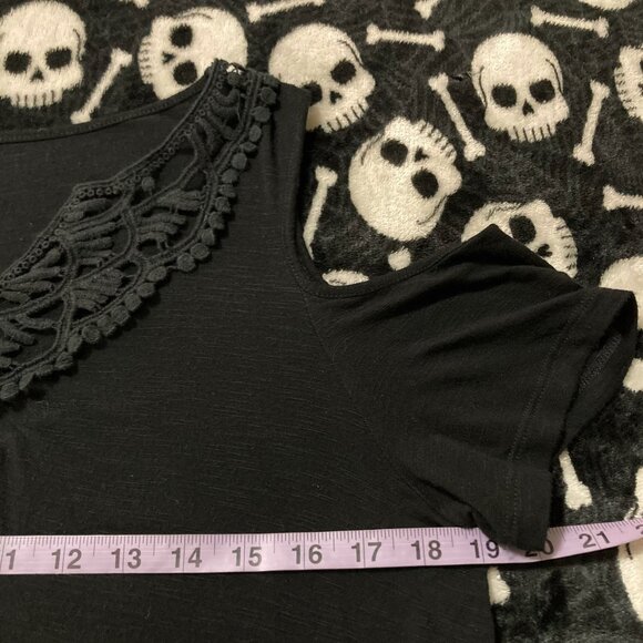 KISMET Black cold shoulder top with crochet neckline ~ Goth MEDIUM LARGE shirt - Picture 7 of 14